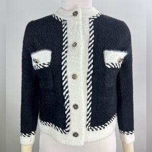 💚 2668. Chic Black and White Cardigan with Button Details
